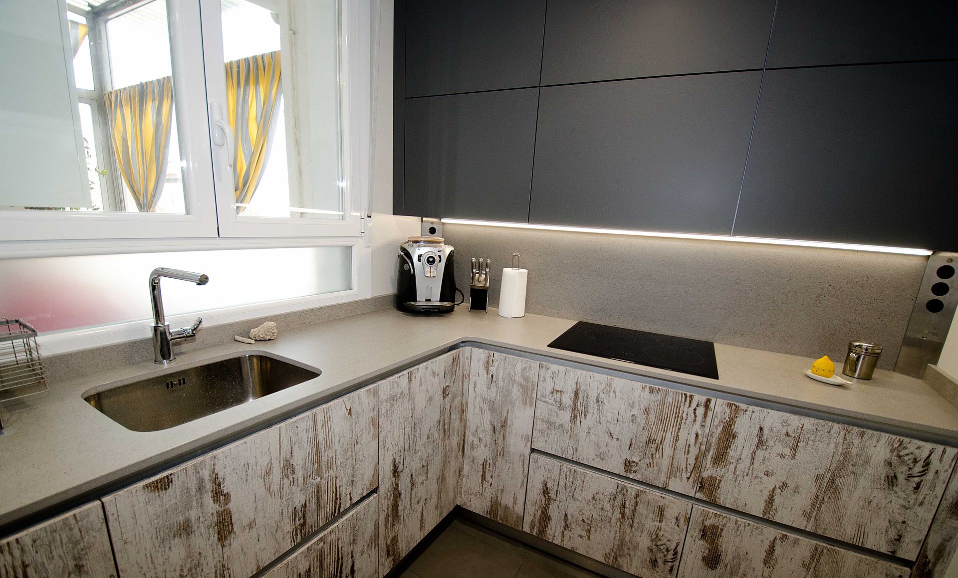 Additional image of Dekton Sirocco Grey Sintered countertops