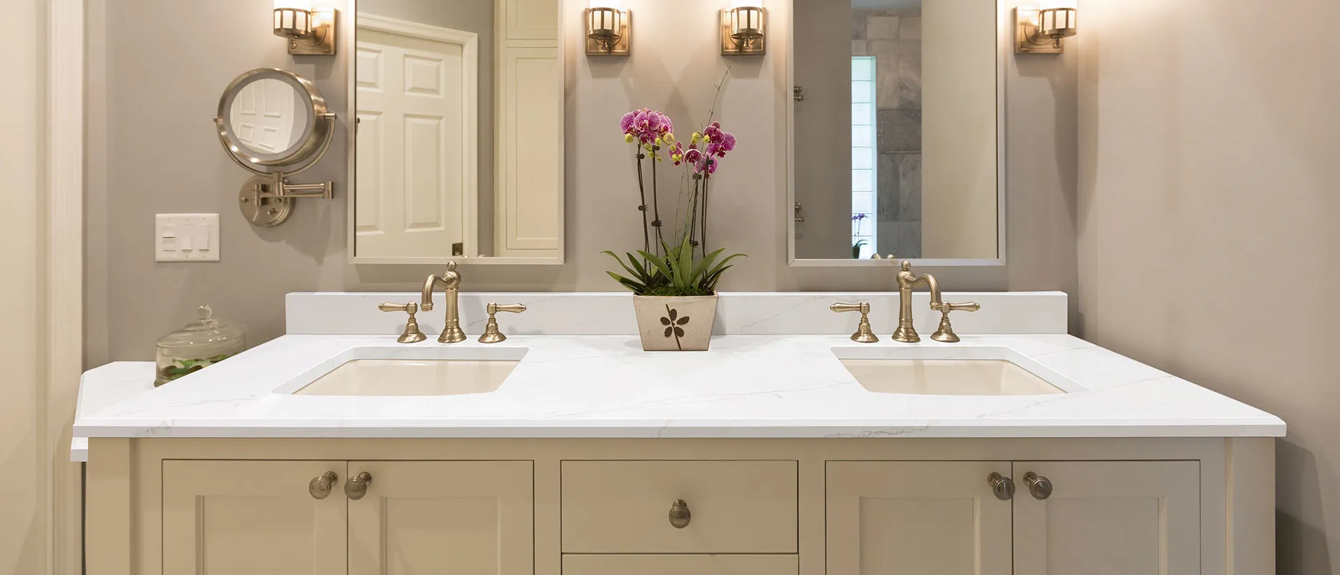 Image of installed Q Quartz Calacatta Arno Quartz countertops