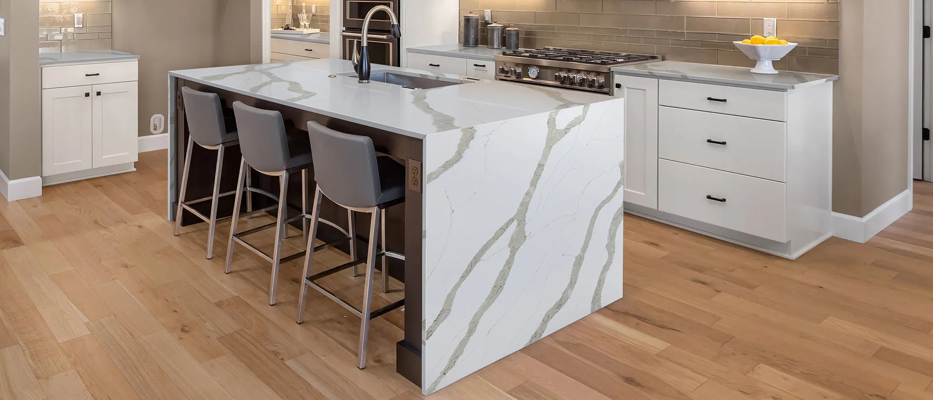 Image of installed Q Quartz Calacatta Bali Quartz countertops