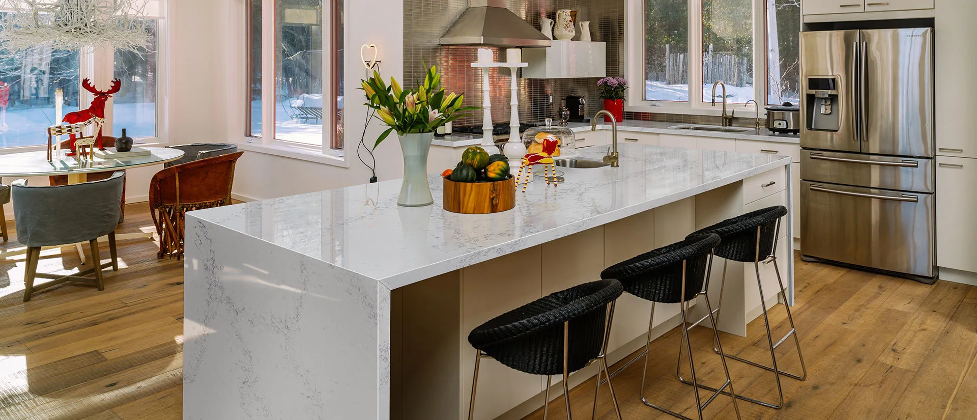 Image of installed Q Quartz Calacatta Ida Quartz countertops