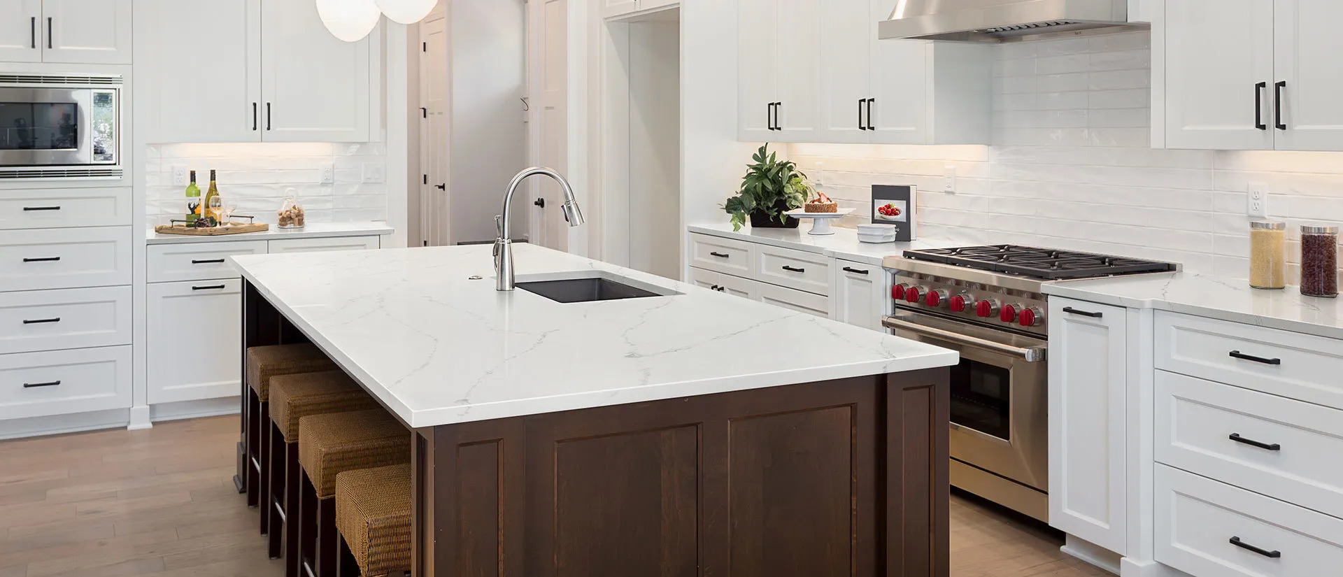 Image of installed Q Quartz Calacatta Ultra Quartz countertops
