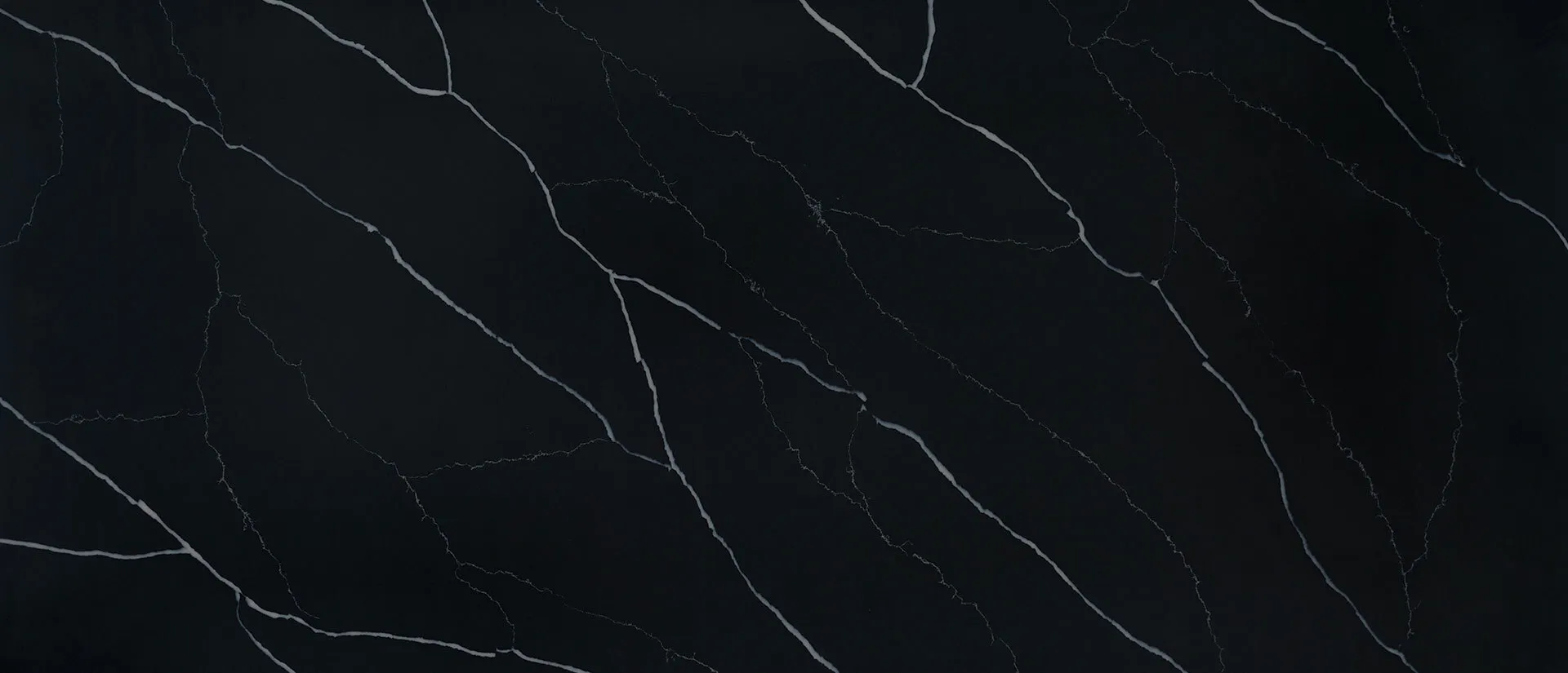 Image of Q Quartz Marquina Midnight Quartz countertop slab