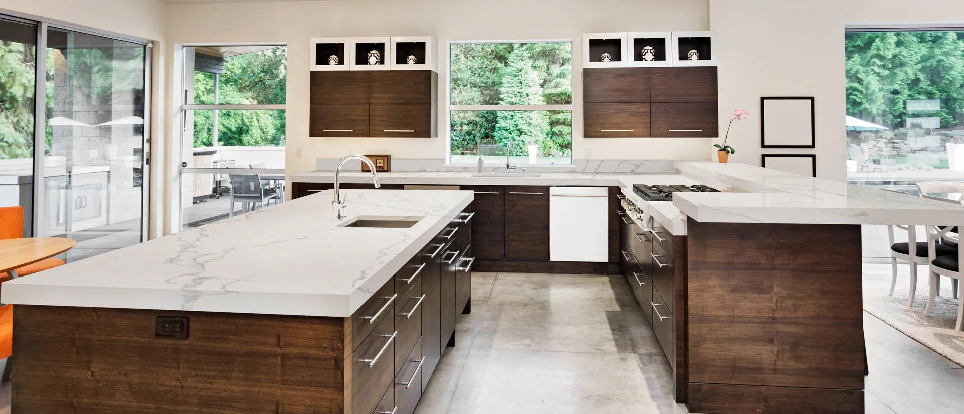Image of installed Q Quartz Statuary Classique White Quartz countertops