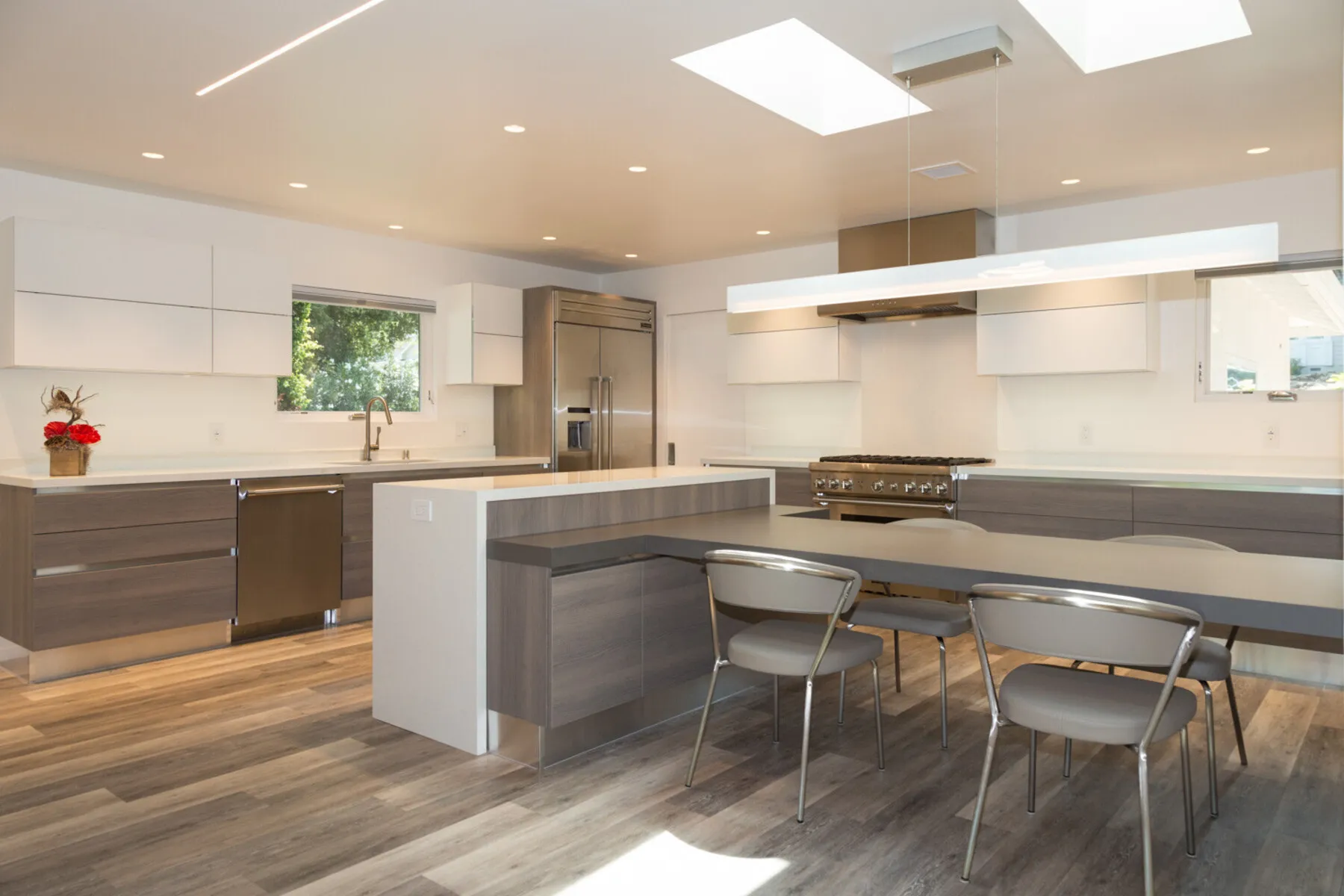 Image of installed Silestone Ariel White Quartz countertops