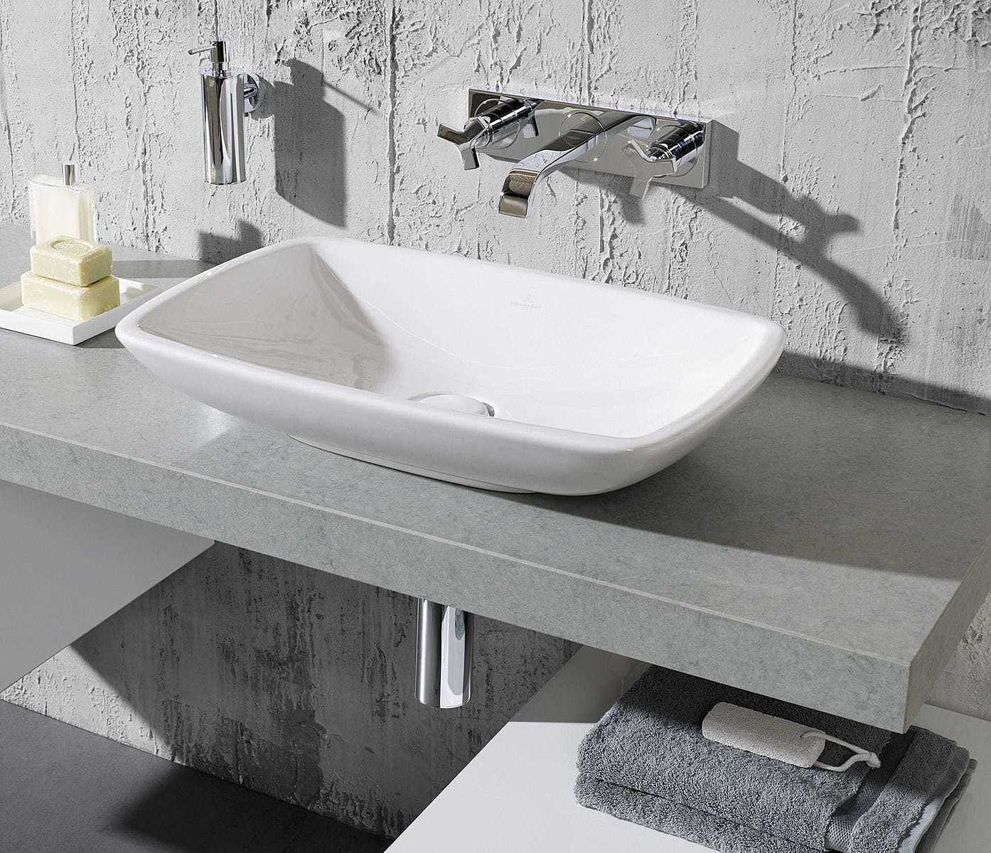 Image of installed Silestone Cygnus Quartz countertops