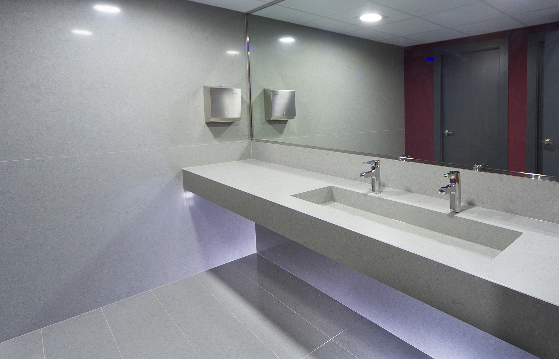 Image of installed Silestone Cygnus Quartz countertops