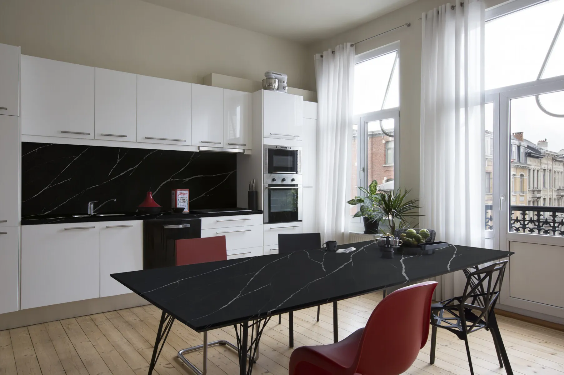 Image of installed Silestone Eternal Marquina Quartz countertops