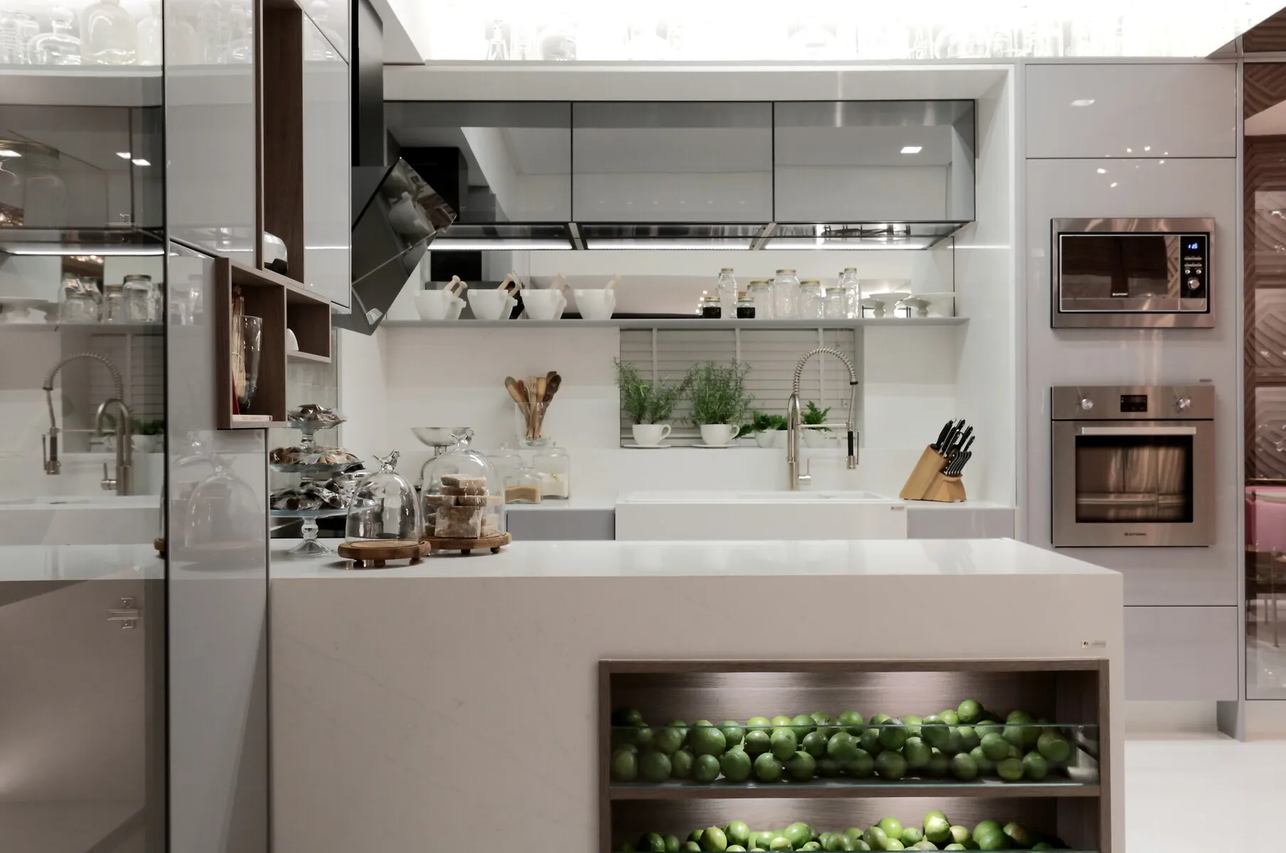 Image of installed Silestone Eternal Statuario White Quartz countertops