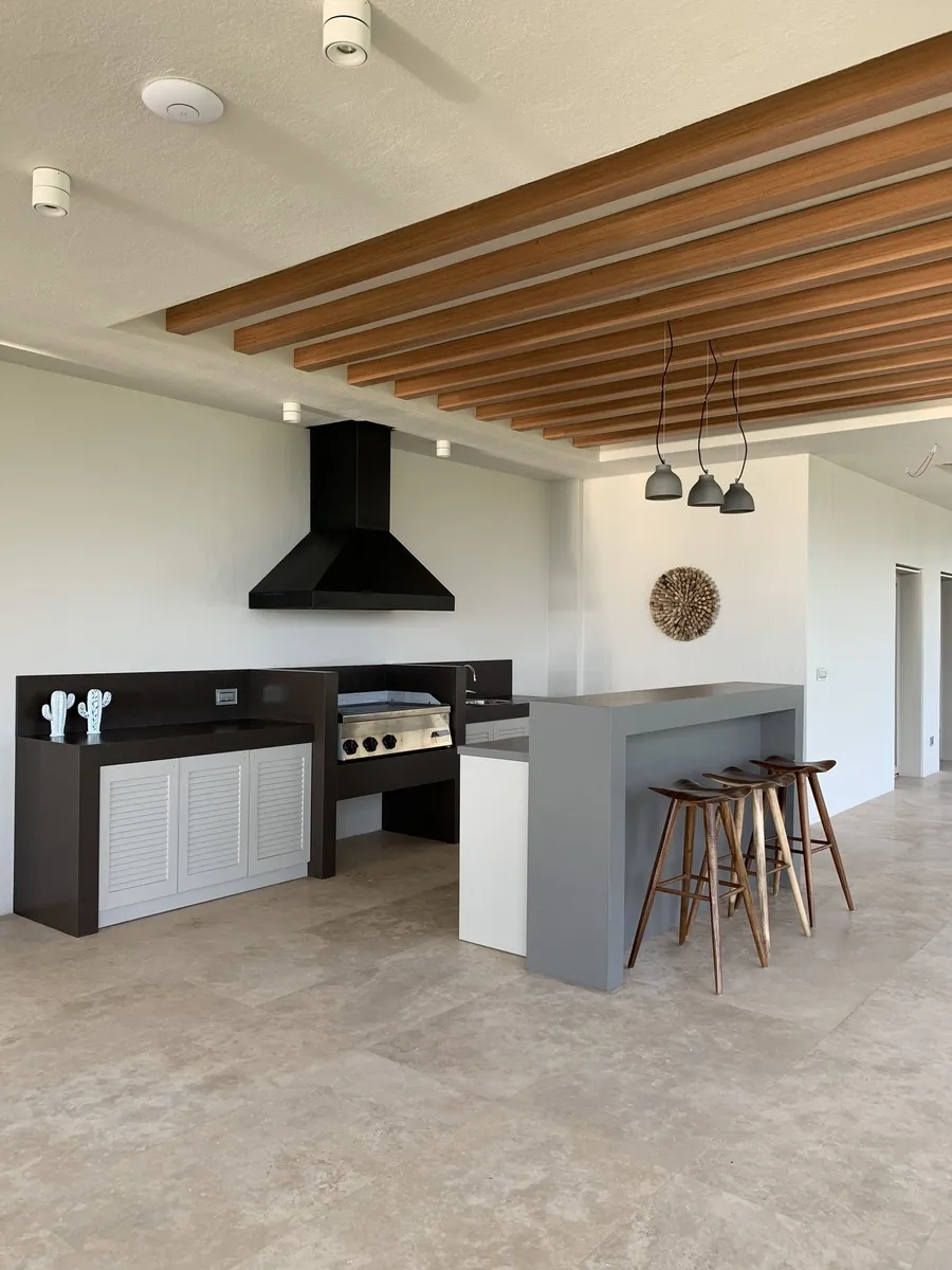 Image of installed Silestone Grey Expo Quartz countertops