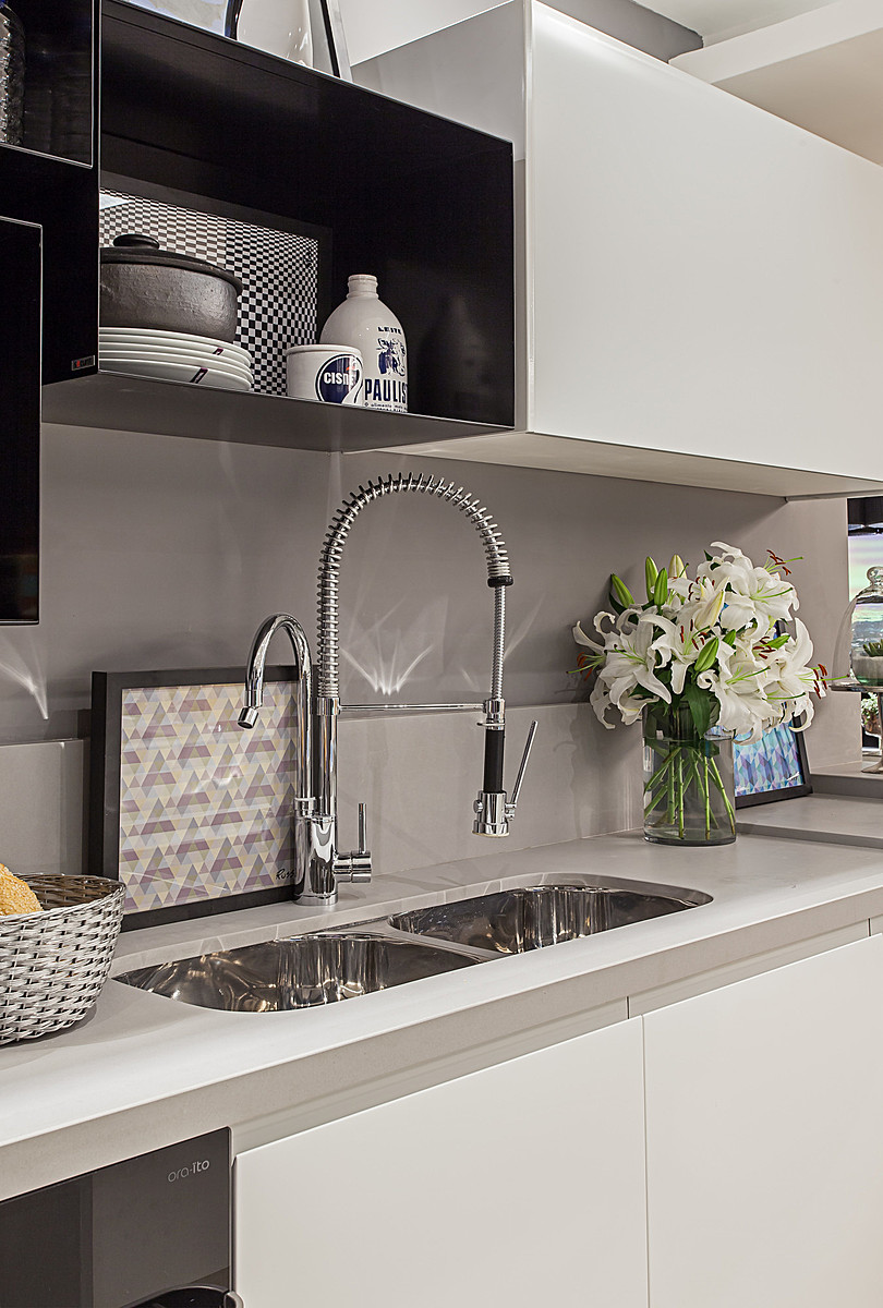 Image of installed Silestone Kensho Quartz countertops