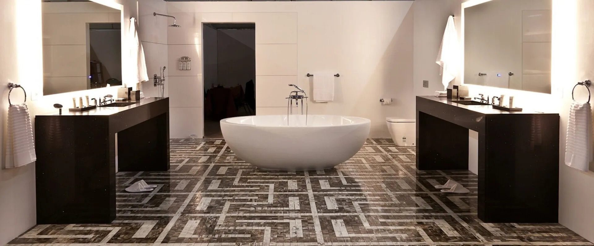 Image of installed Silestone Stellar Night Quartz countertops