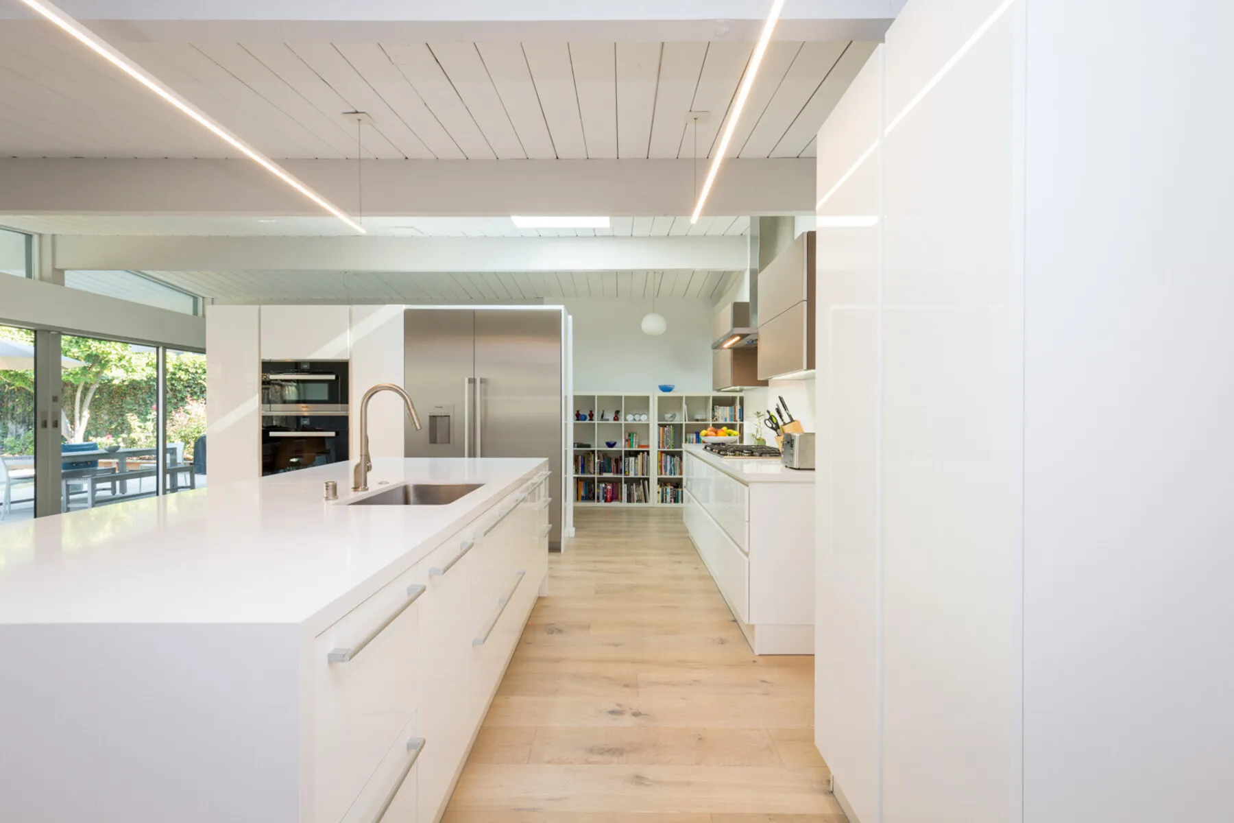 Image of installed Silestone White Zeus Quartz countertops