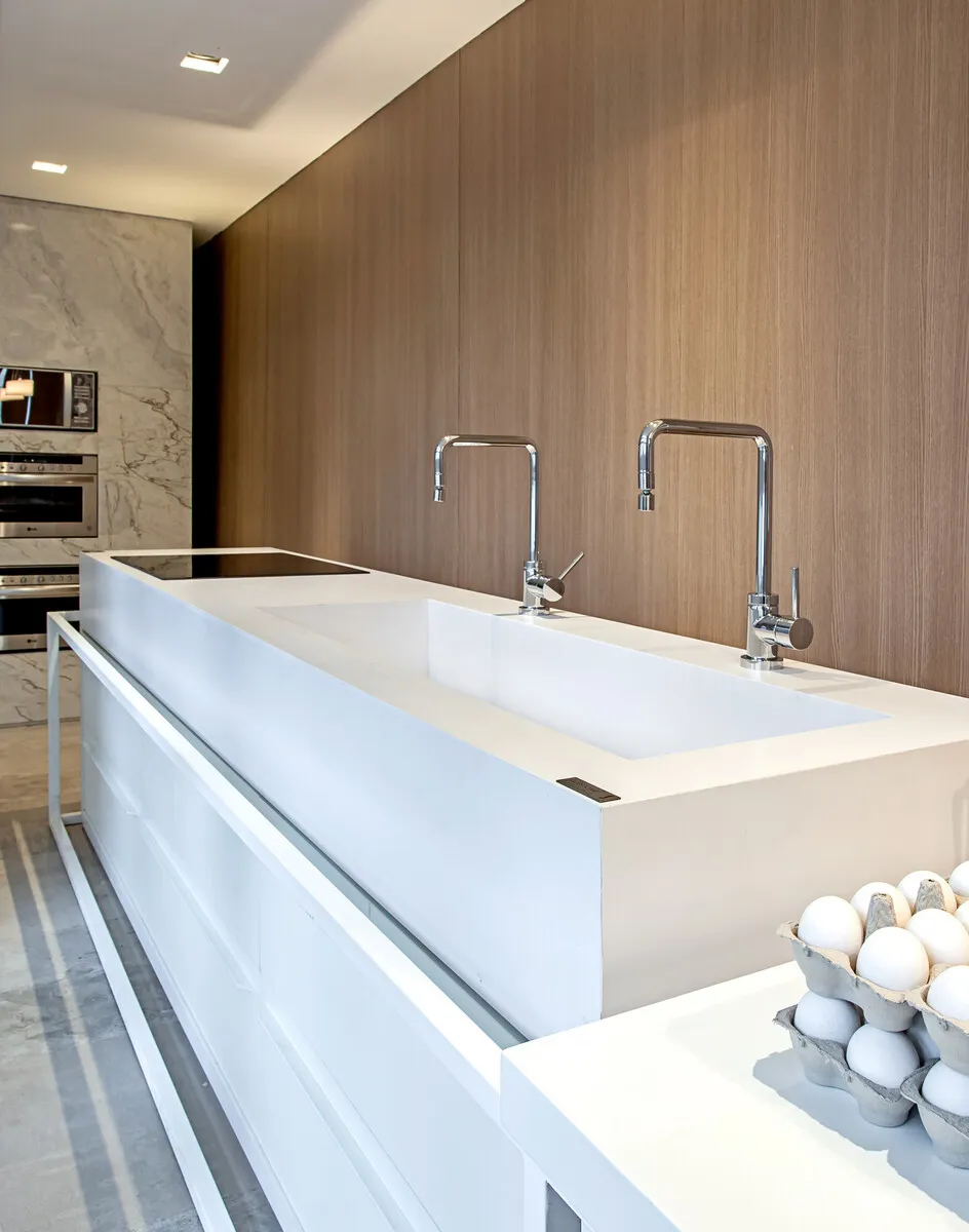 Image of installed Silestone White Zeus Quartz countertops
