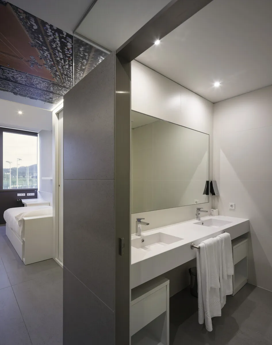 Image of installed Silestone White Zeus Quartz countertops