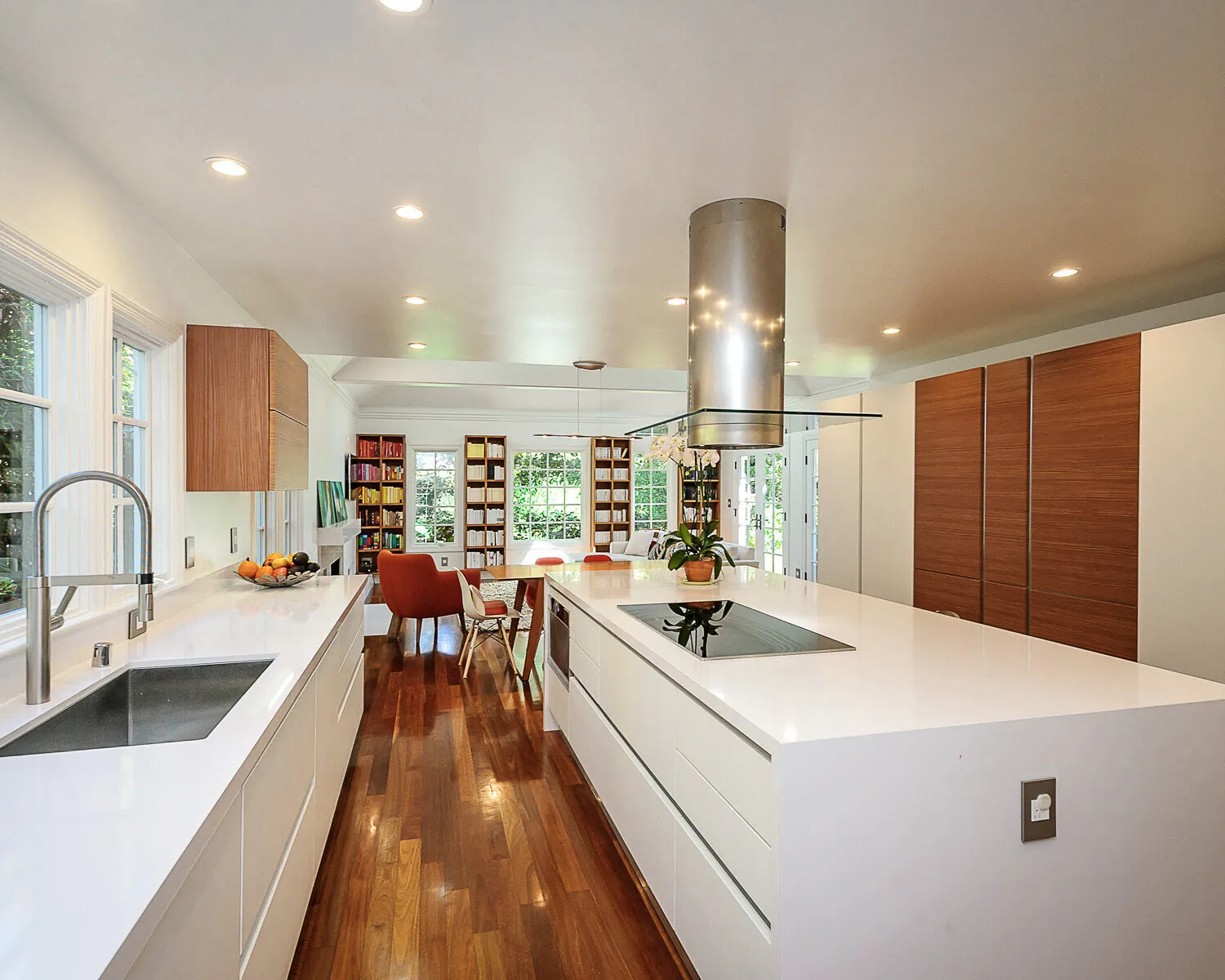 Image of installed Silestone White Zeus Quartz countertops