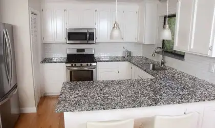 Image of installed Gran Valle Granite countertops