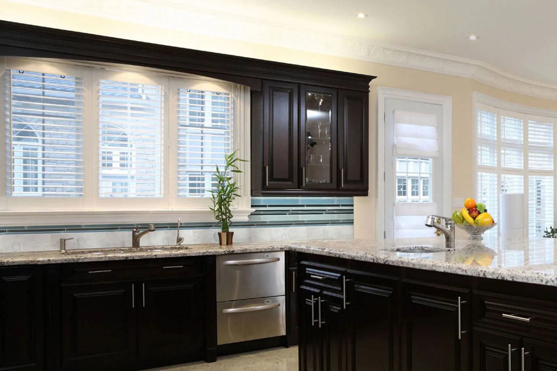 Image of installed Moon White Grey Granite countertops