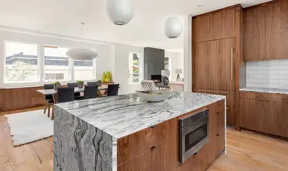 Image of installed Silver Cloud Granite countertops