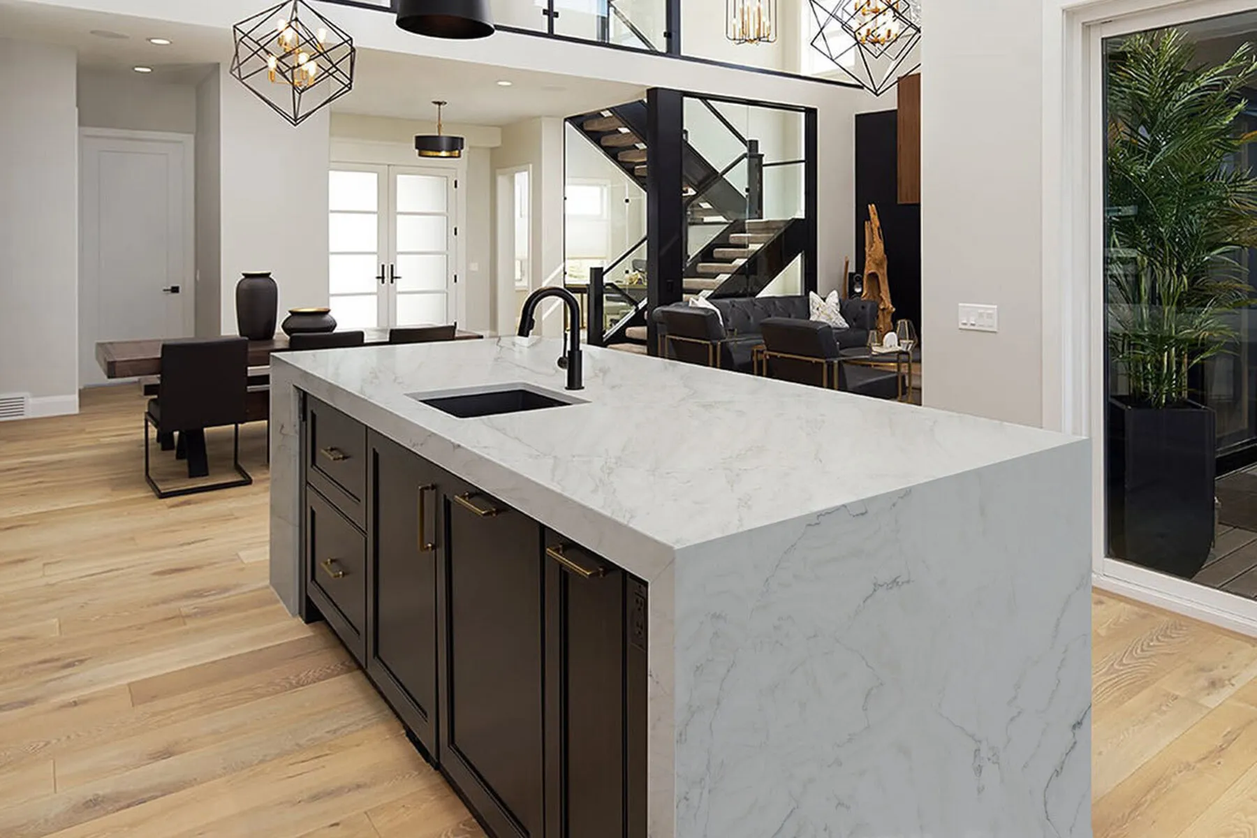 Image of installed Calacatta Montreal Quartzite countertops
