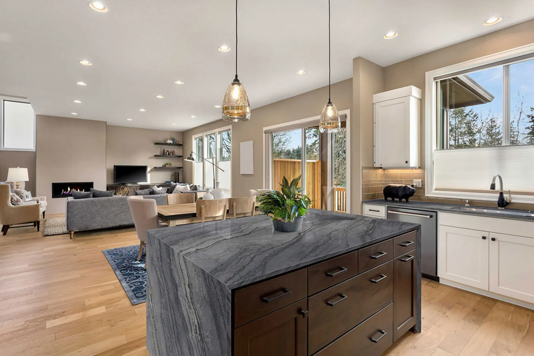 Image of installed Mercury Gray Quartzite countertops