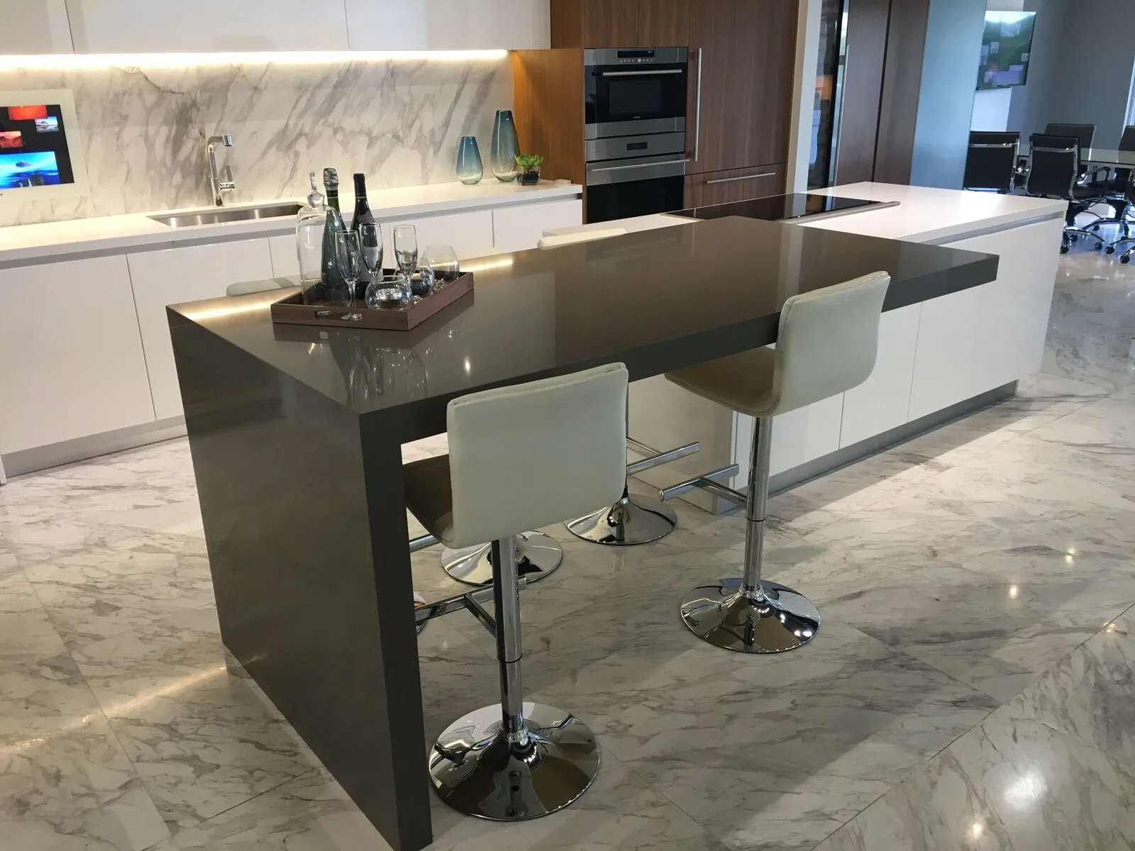 Image of installed Vicostone Smokey Quartz countertops