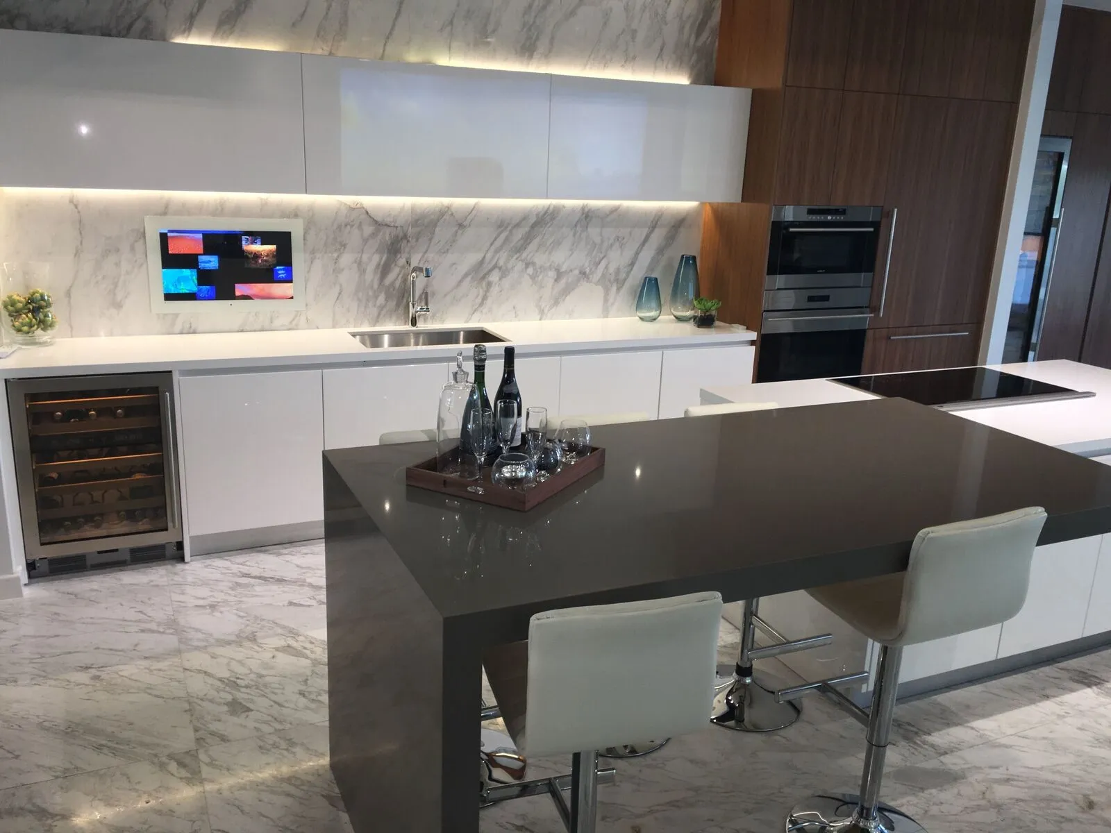 Image of installed Vicostone Smokey Quartz countertops