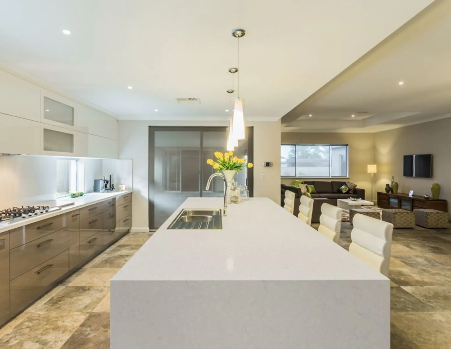 Image of installed Vicostone Gioia Carrara Quartz countertops