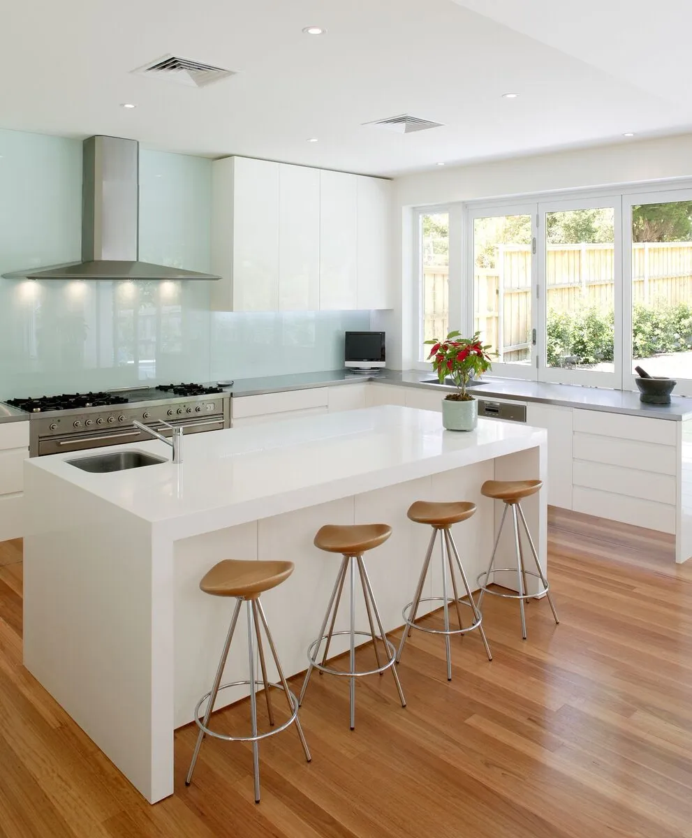 Image of installed Vicostone Pure White Quartz countertops