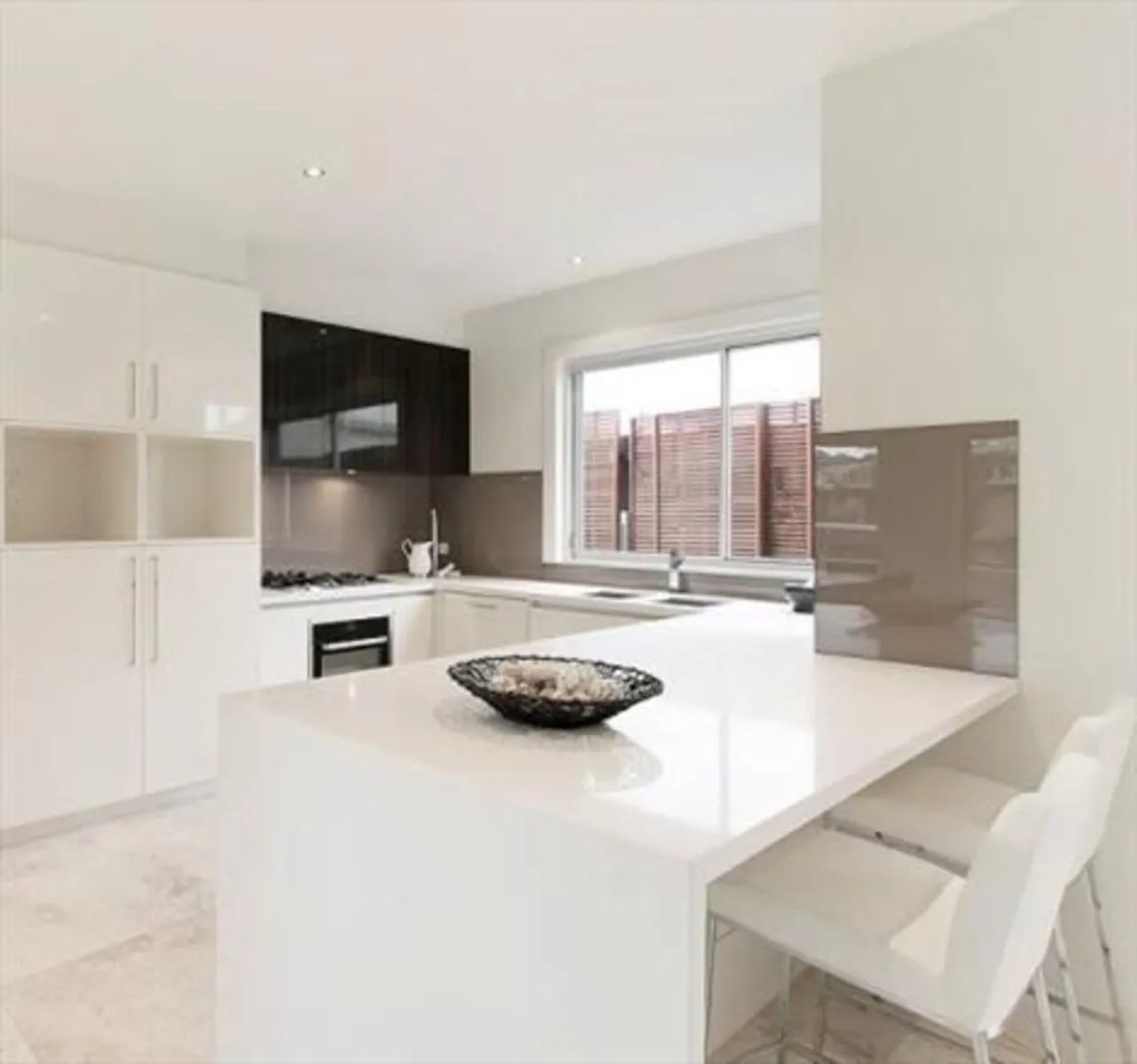 Image of installed Vicostone Pure White Quartz countertops