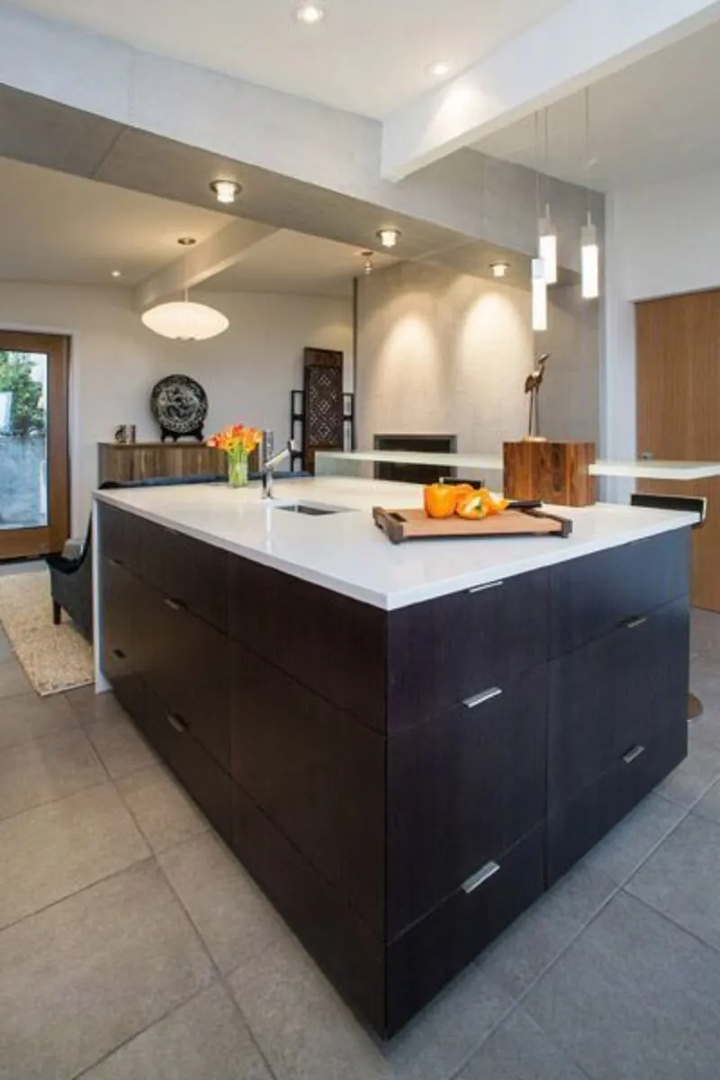 Image of installed Vicostone Pure White Quartz countertops