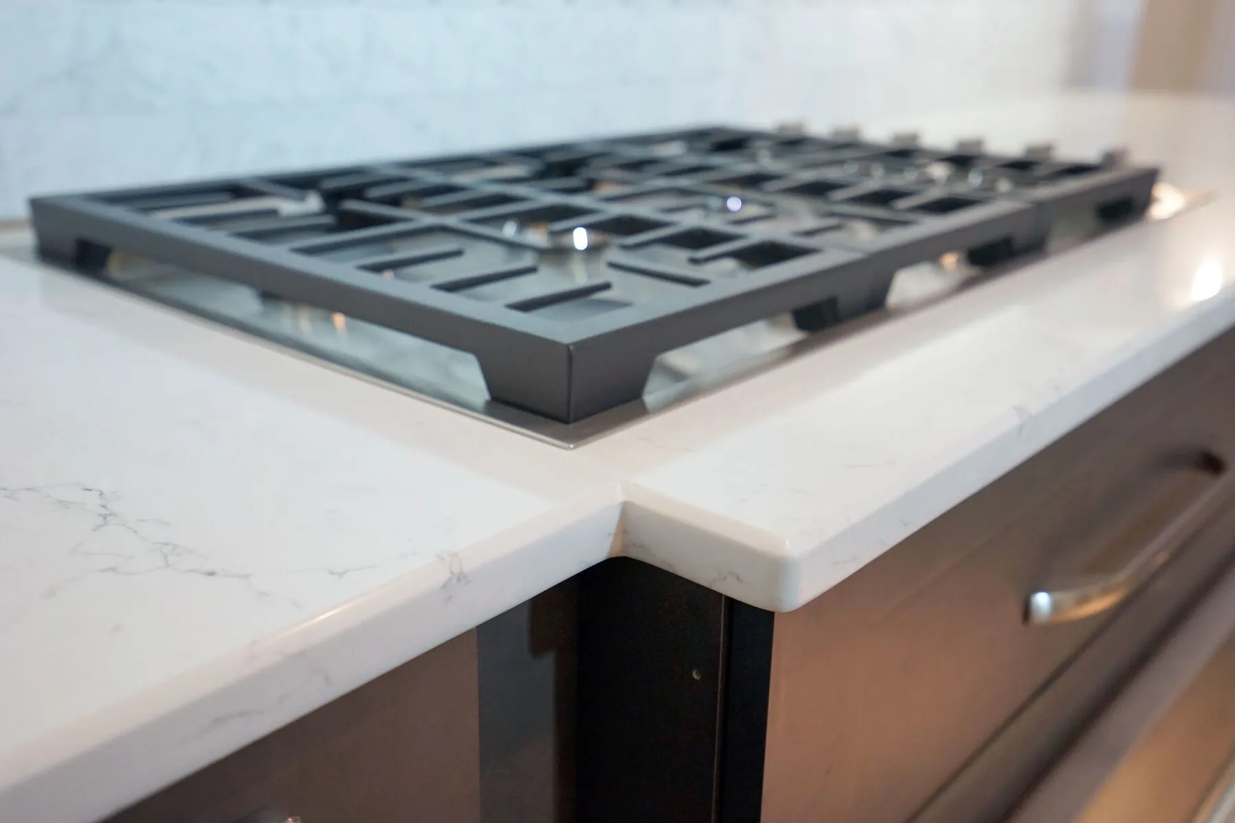 Image of installed Vicostone Misterio Quartz countertops