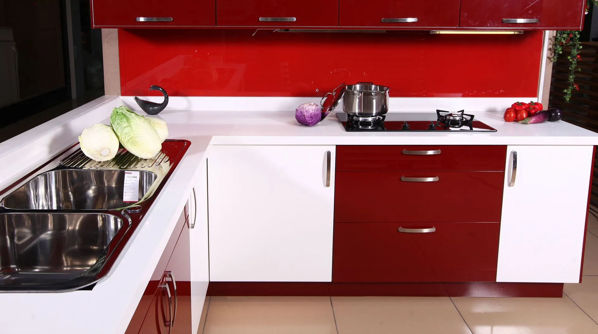Image of installed Vicostone Super White Quartz countertops
