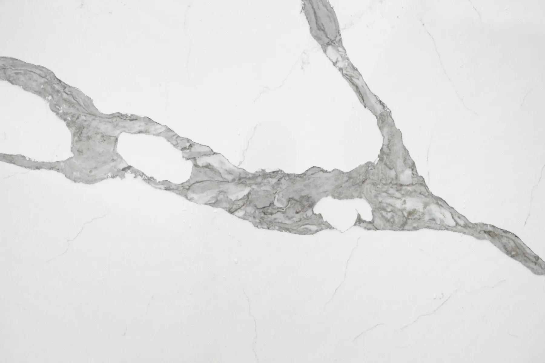Closeup image of Vicostone Forza Quartz countertop slab