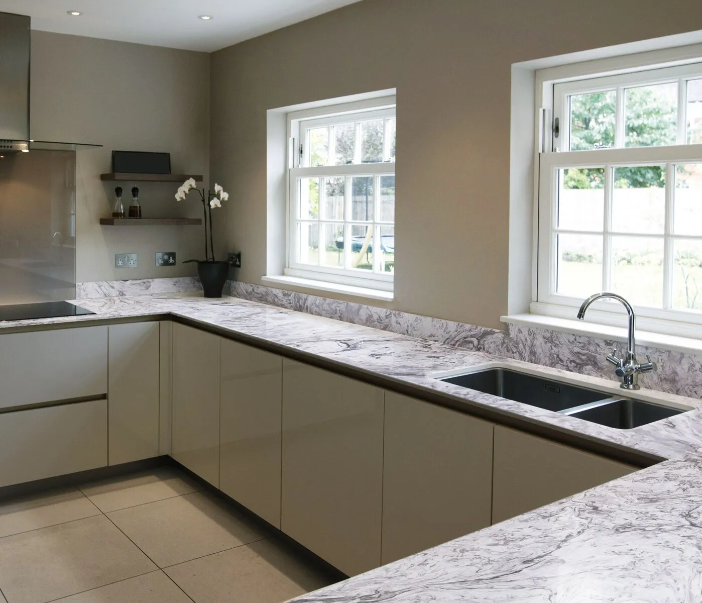 Image of installed Vicostone White Fusion Grey Quartz countertops