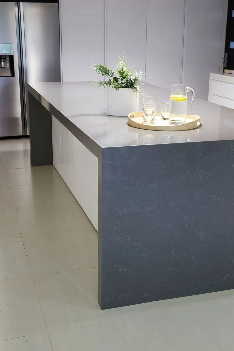 Image of installed Vicostone Uliano Quartz countertops