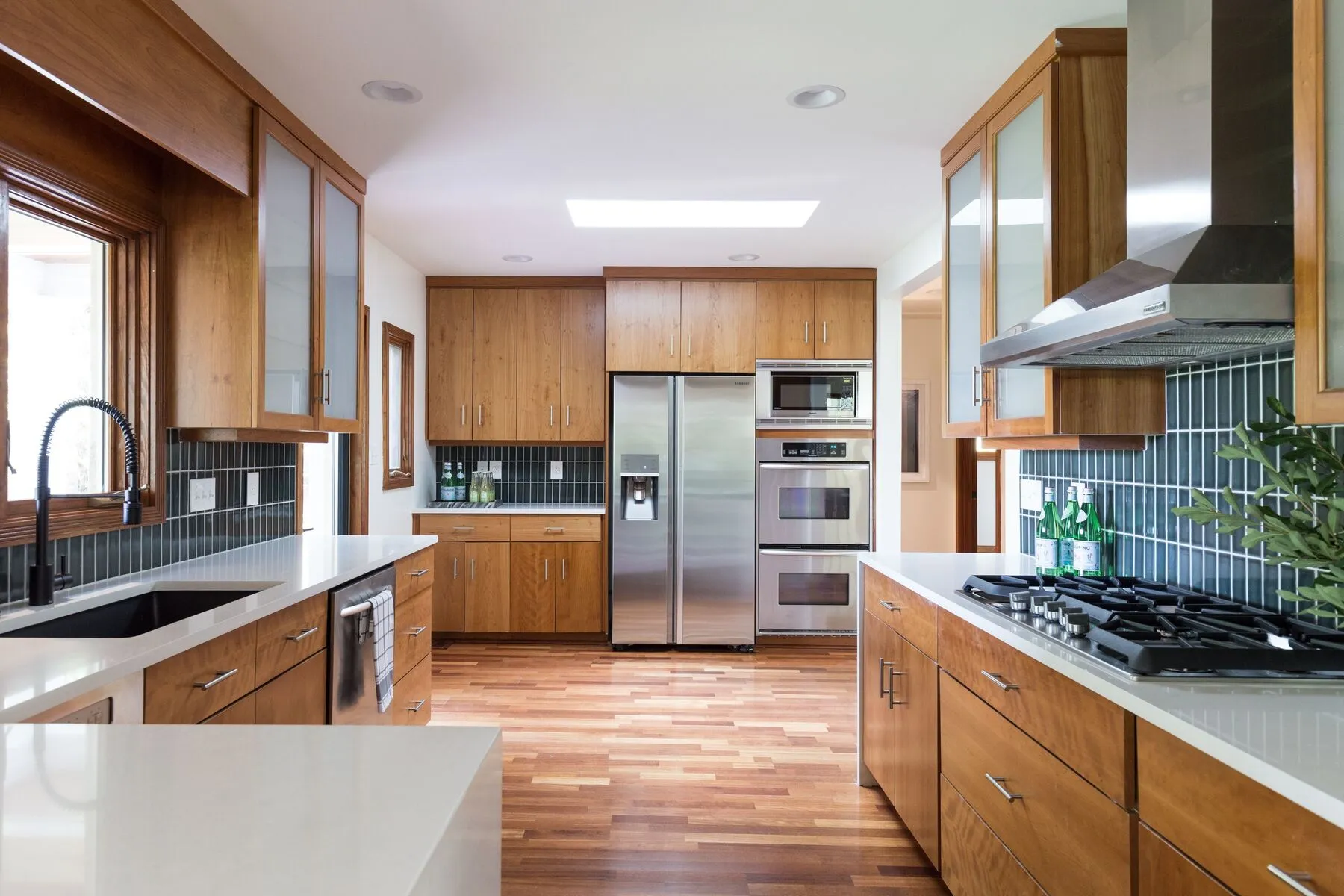 Image of installed Vicostone Onyx White Quartz countertops