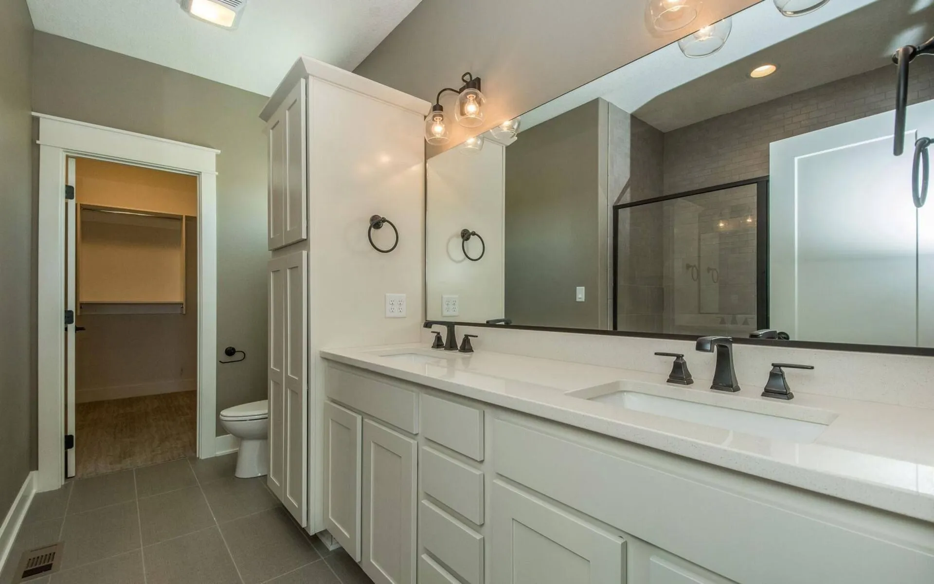 Image of installed Vicostone Crystal Salt Quartz countertops