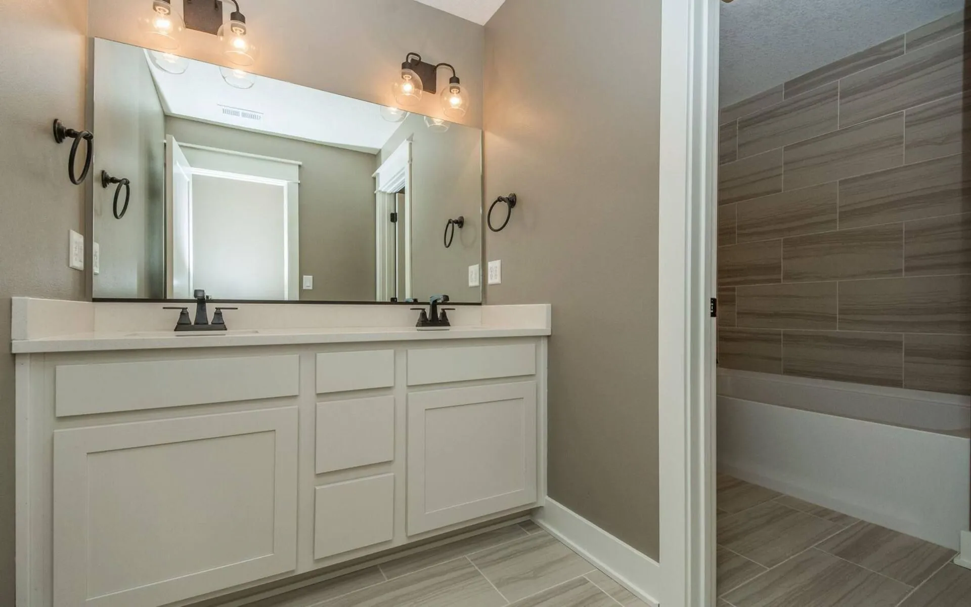 Image of installed Vicostone Crystal Salt Quartz countertops