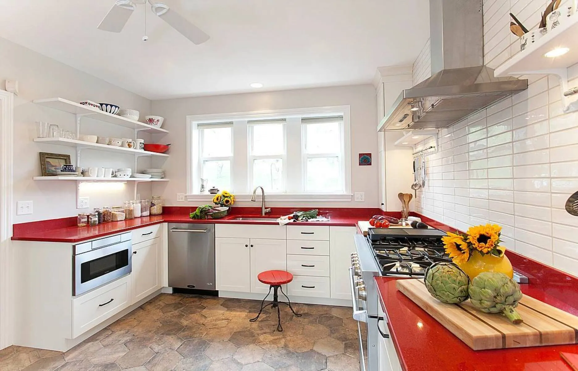 Image of installed Vicostone Sparkling Red Red Quartz countertops