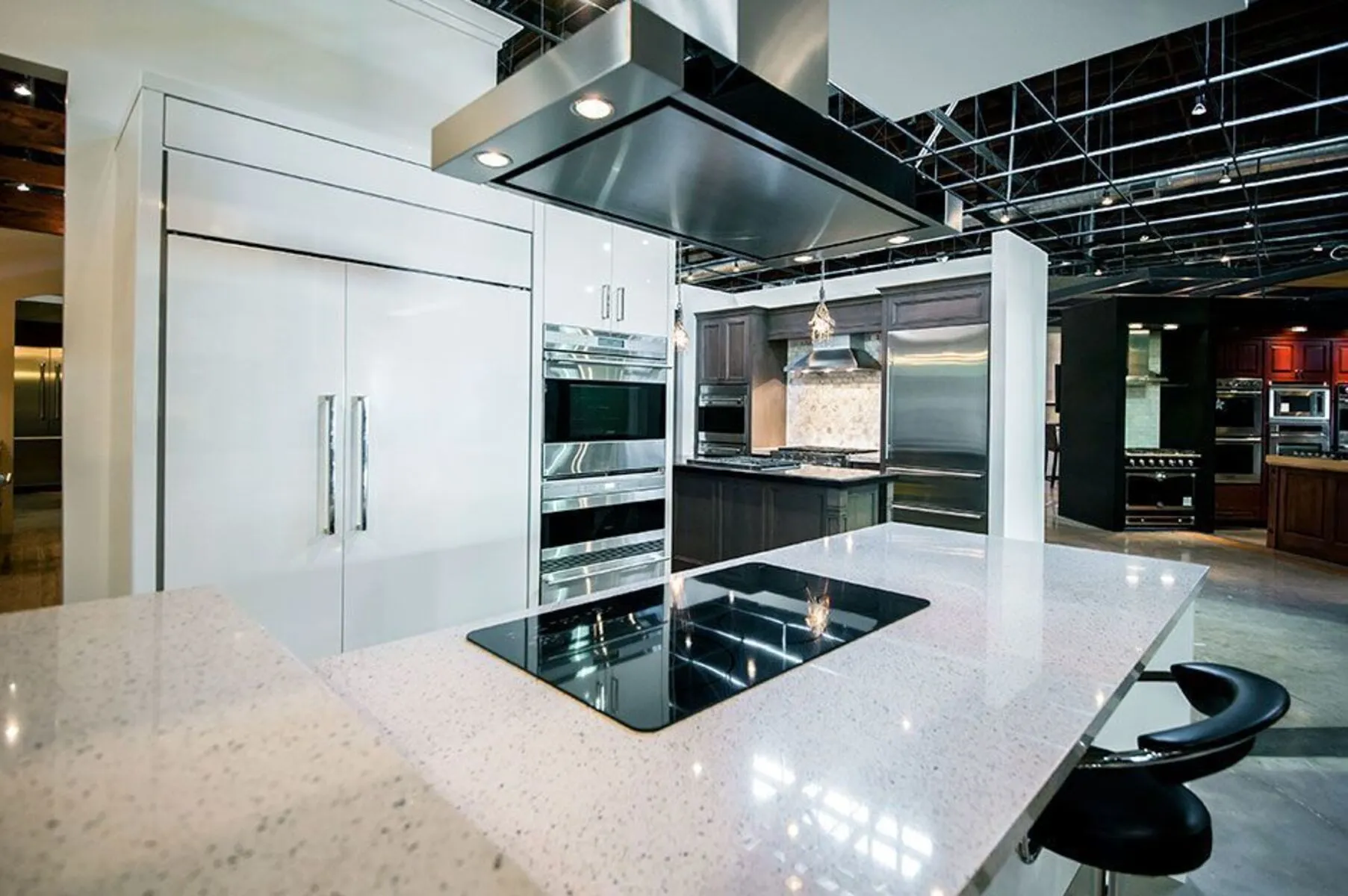 Image of installed Vicostone Crystal Pepper White Quartz countertops