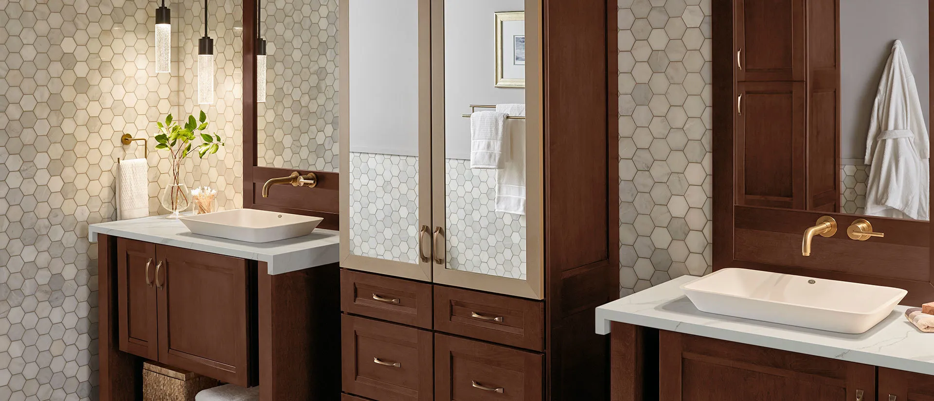 Image of installed Q Quartz Calacatta Idillio White Quartz countertops