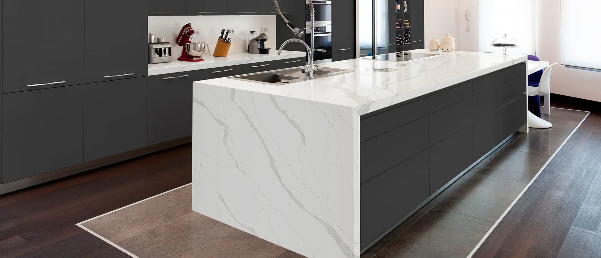 Image of installed Q Quartz Calacatta Idillio White Quartz countertops