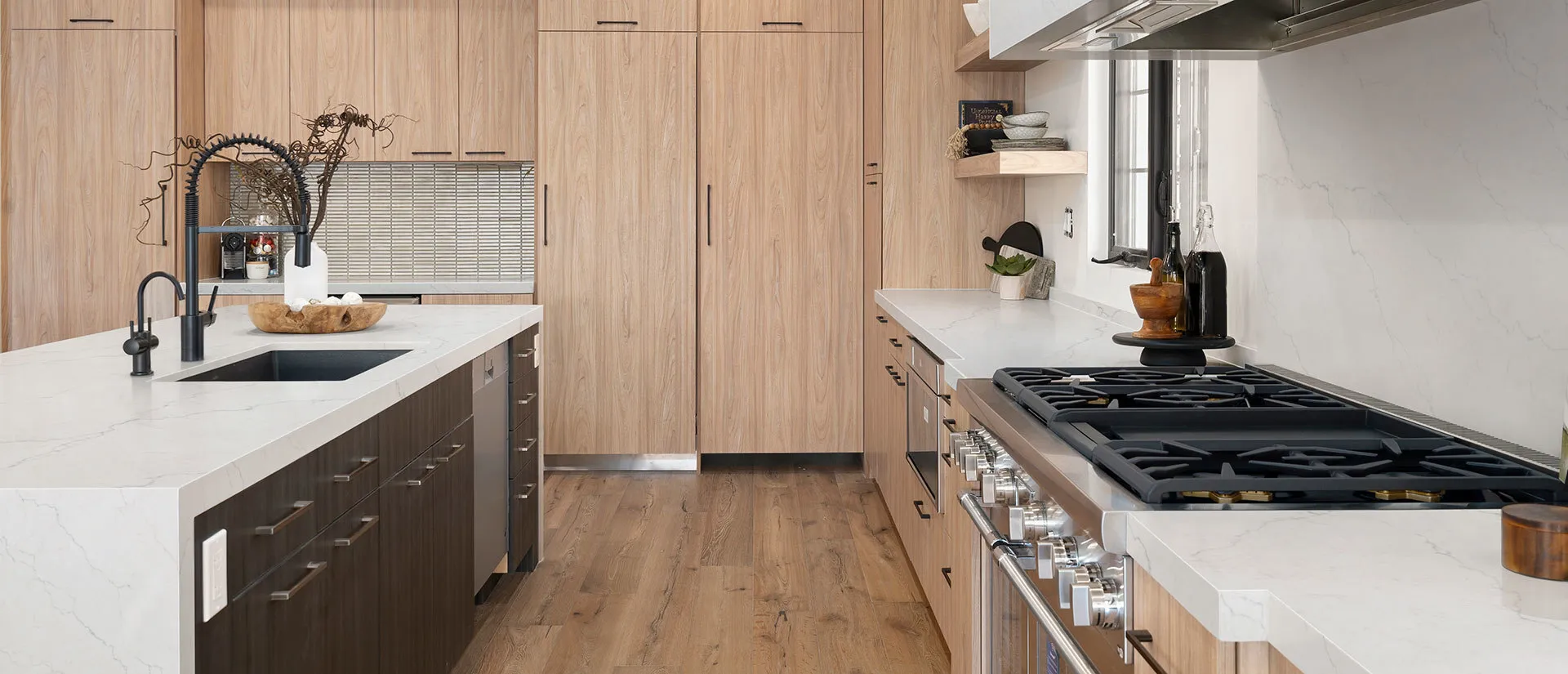 Image of installed Q Quartz Calacatta Miraggio Duo White Quartz countertops