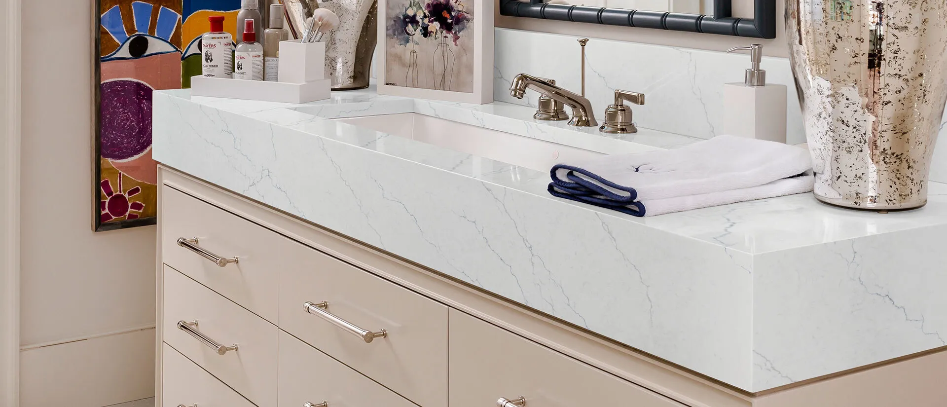 Image of installed Q Quartz Calacatta Miraggio Cielo White Quartz countertops