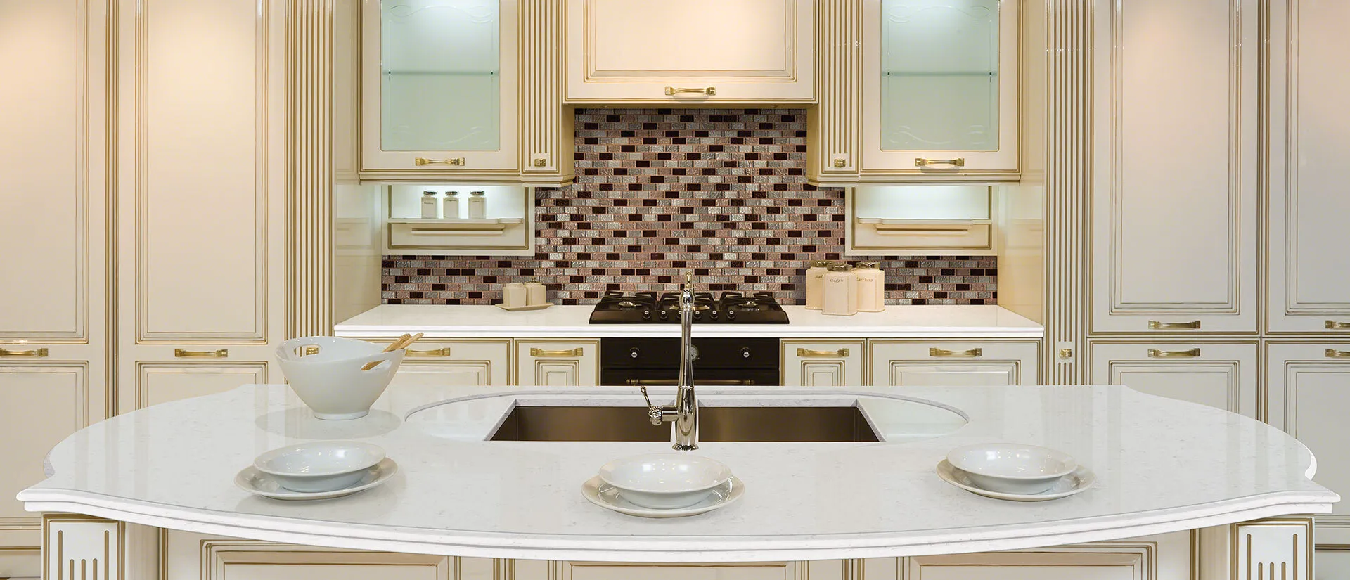 Image of installed Q Quartz Blanca Statuarietto Quartz countertops