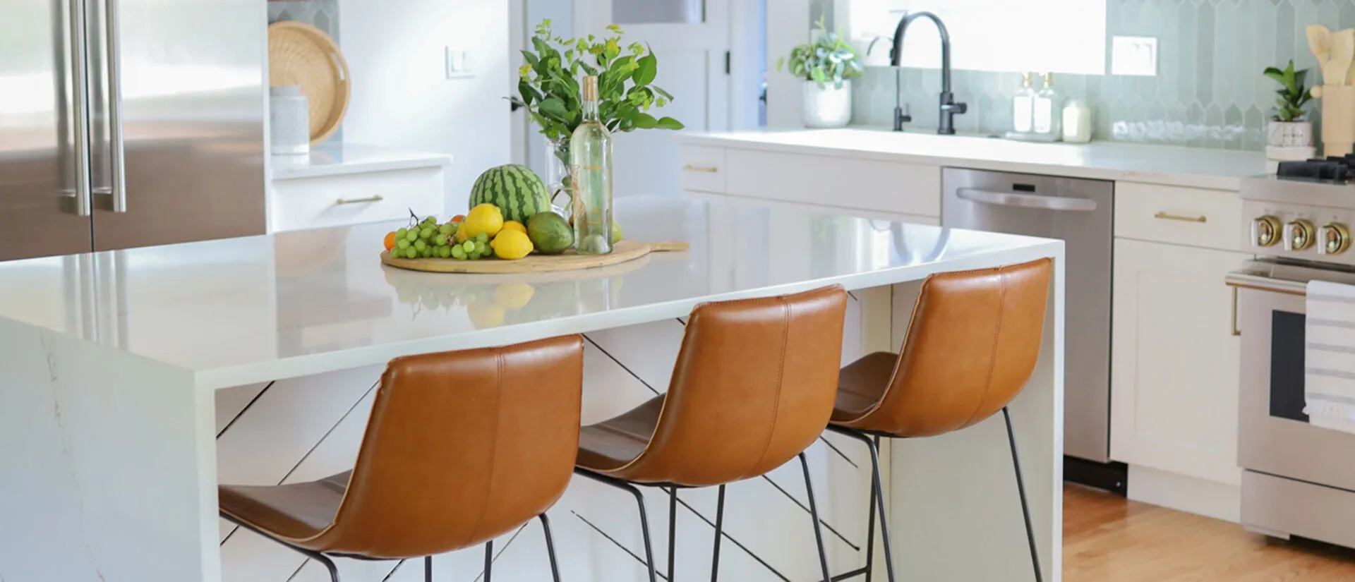 Image of installed Q Quartz Calacatta Arno Quartz countertops