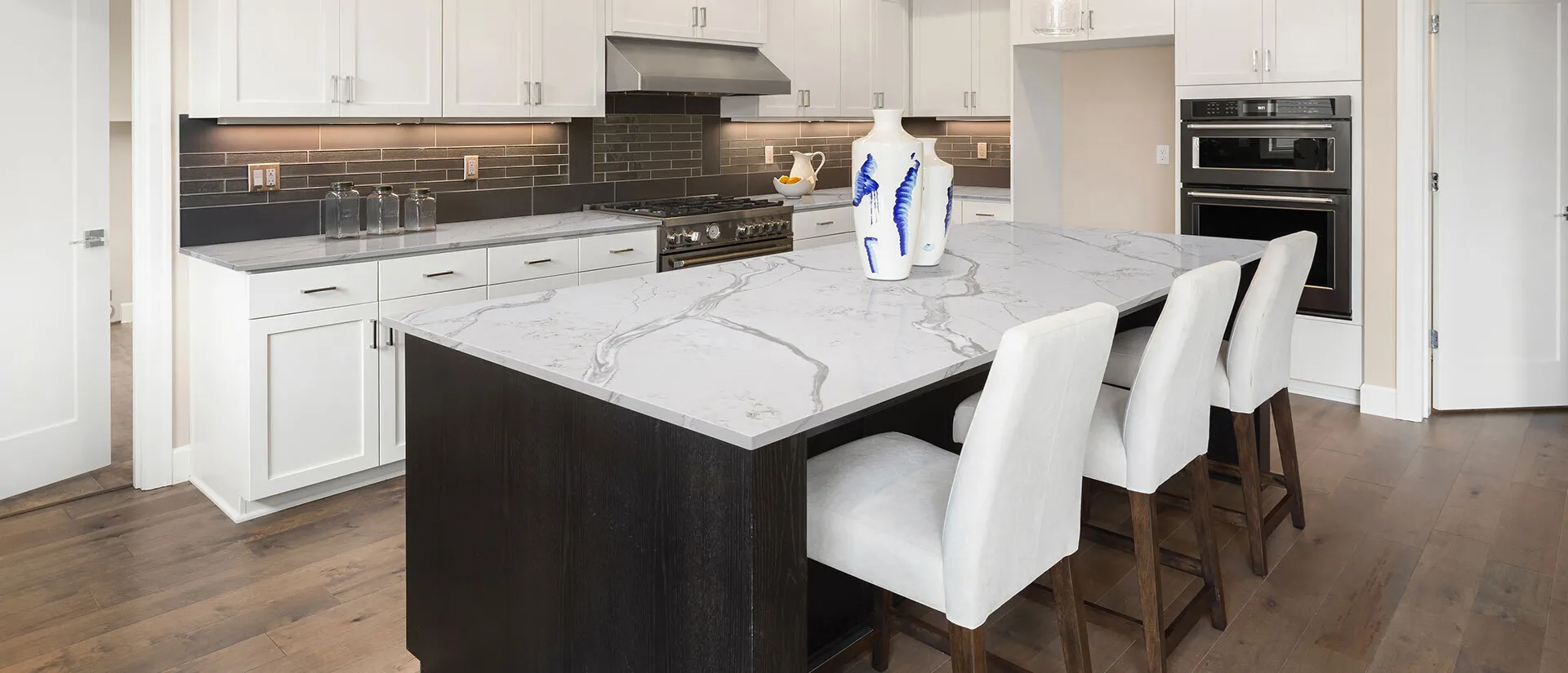 Image of installed Q Quartz Calacatta Bolina Quartz countertops
