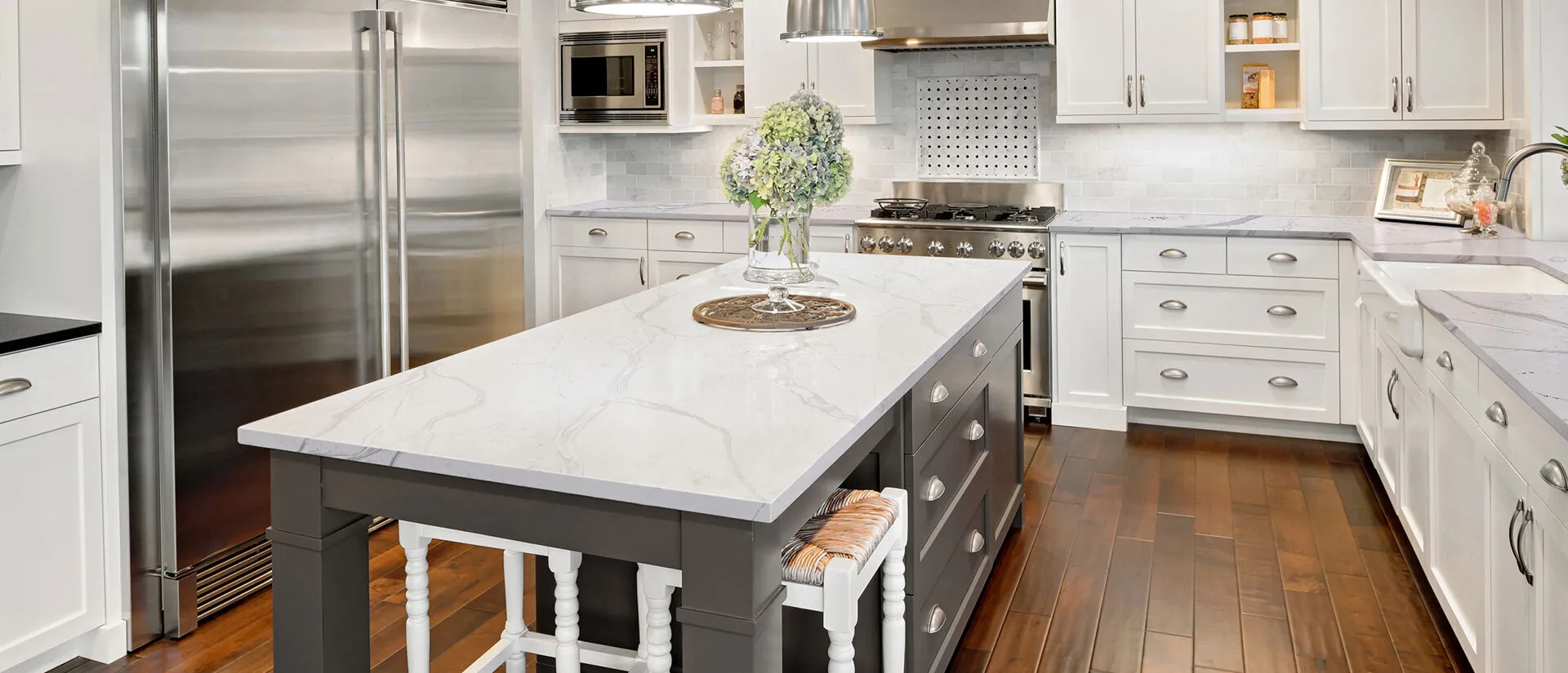 Image of installed Q Quartz Calacatta Bolina Quartz countertops