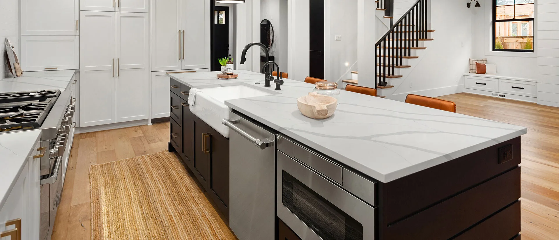 Image of installed Q Quartz Calacatta Sierra White Quartz countertops