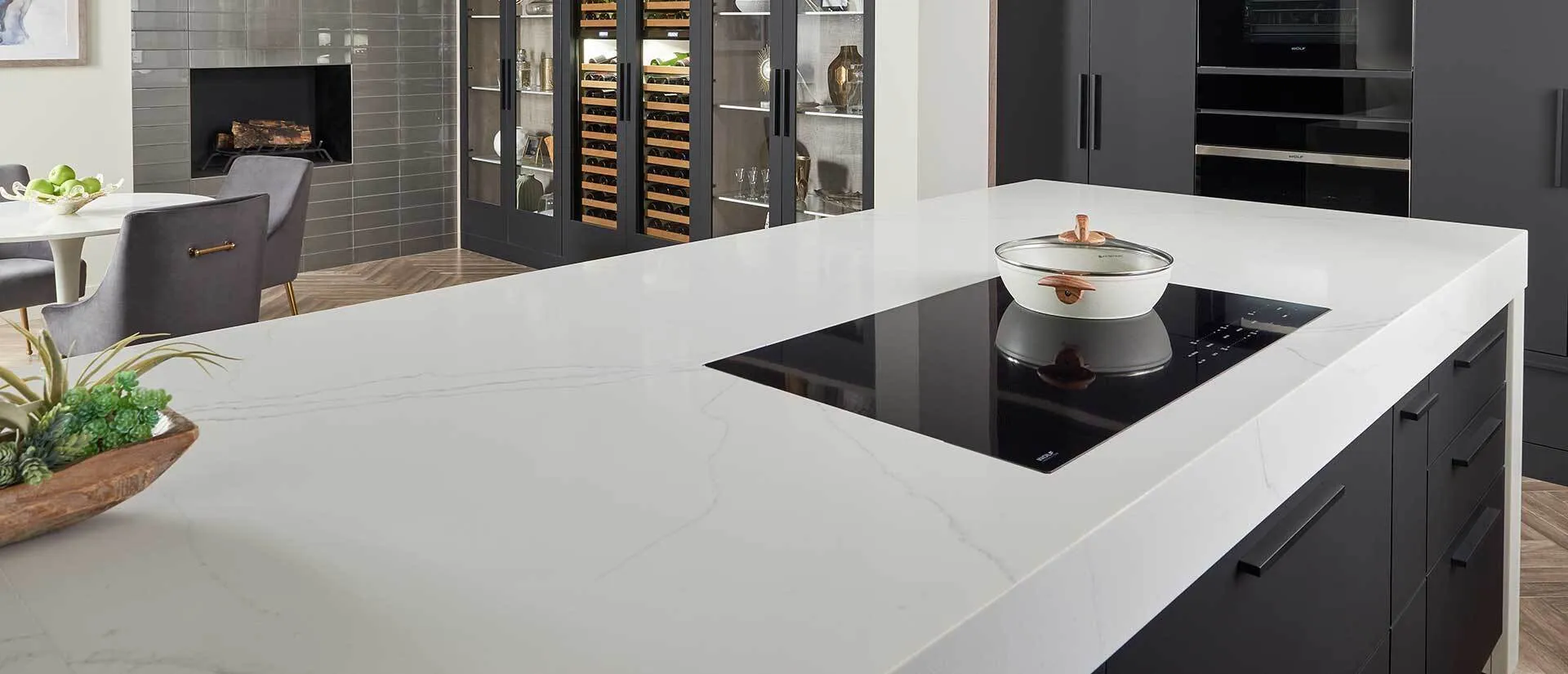 Image of installed Q Quartz Calacatta Trevi Quartz countertops